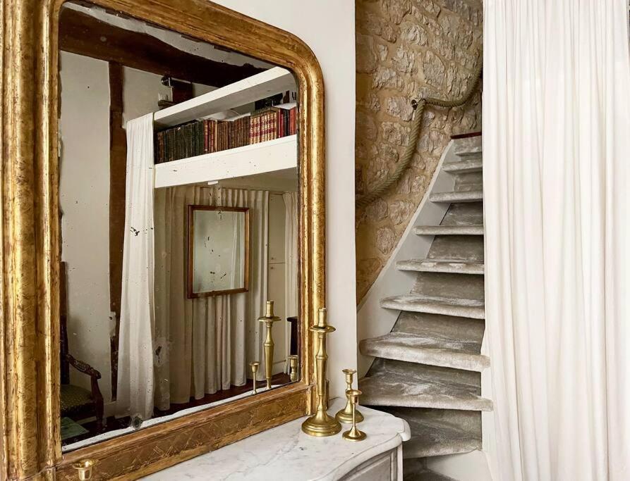 De Charme Au Coeur De L'ile St Louis Apartment