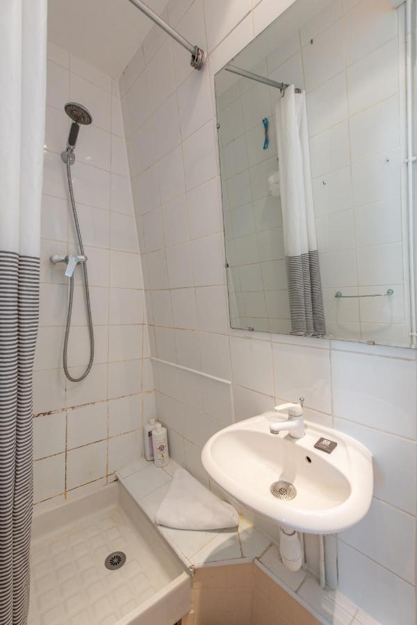 Voltaire Cosy Au Centre De Apartamento