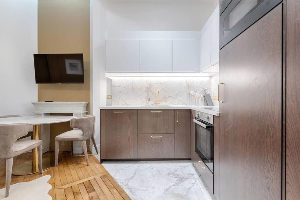 Mykeypers Luxury Parisian Flat - Heart Of *