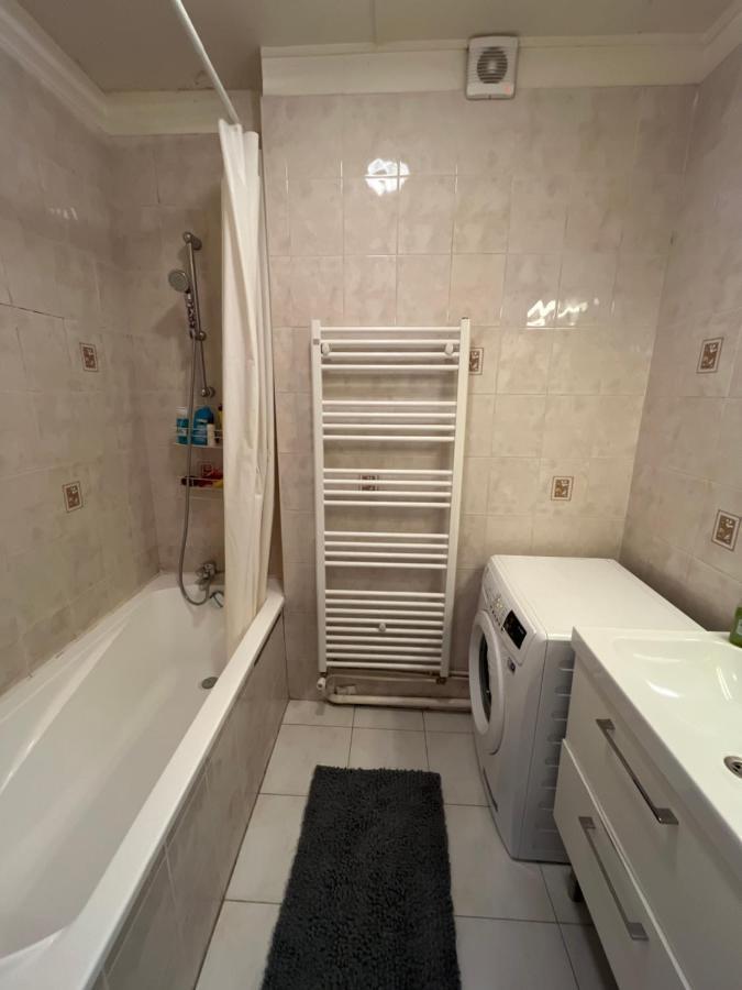 Amazing 1 Bedroom, 30sec From Arc De Triomphe * Paris