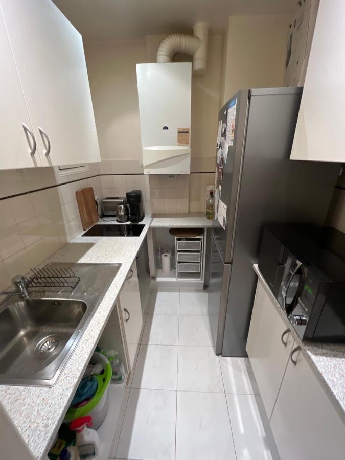 Apartment Amazing 1 Bedroom, 30sec From Arc De Triomphe Paris