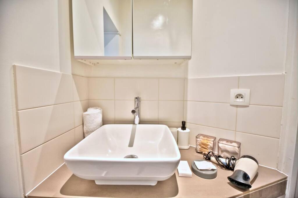 1 Bedroom Only 15 Min Walk To The Louvre