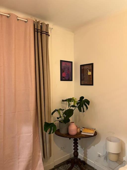 Warm Studio Next To Place Italie - Mp52b Apartment