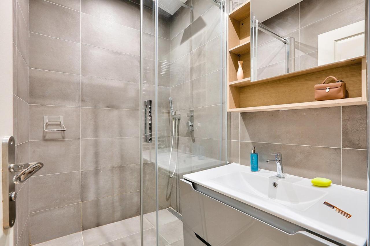 Apartment Urban Flat 73 - Luxury Parisian Flat Near Les Halles Rivoli