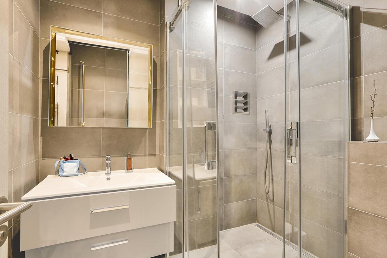 Apartment Urban Flat 73 - Luxury Parisian Flat Near Les Halles Rivoli *