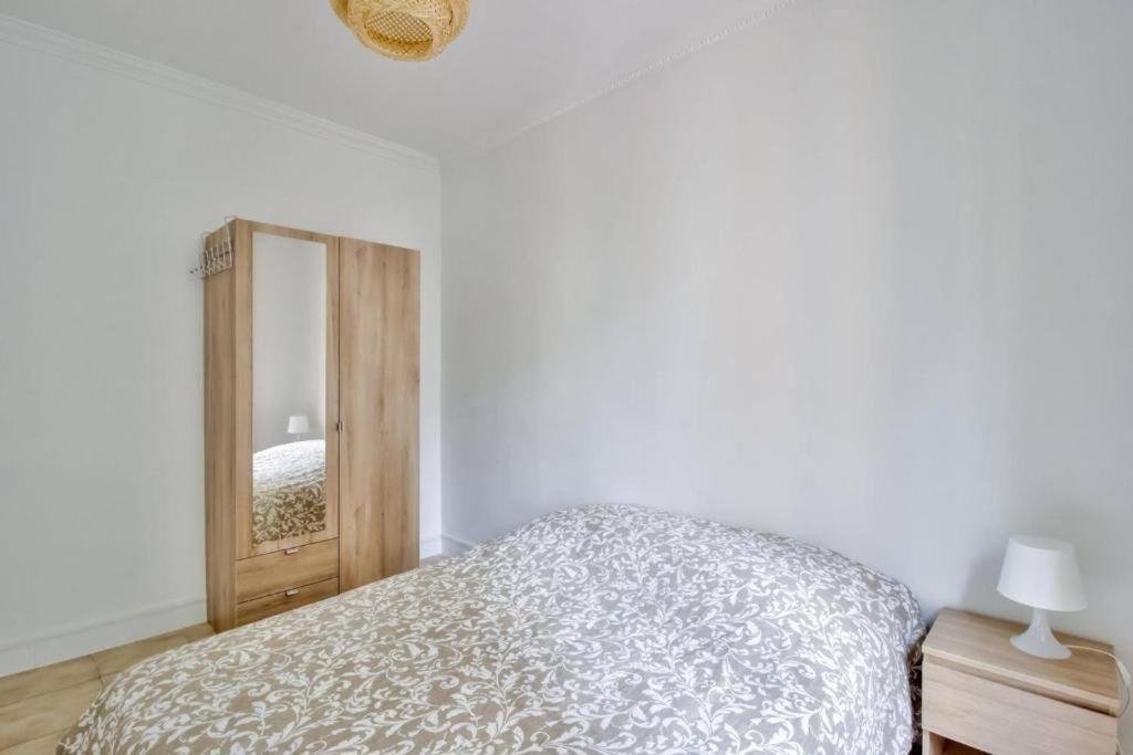 Flat Near Porte Clignancourt Metro Station