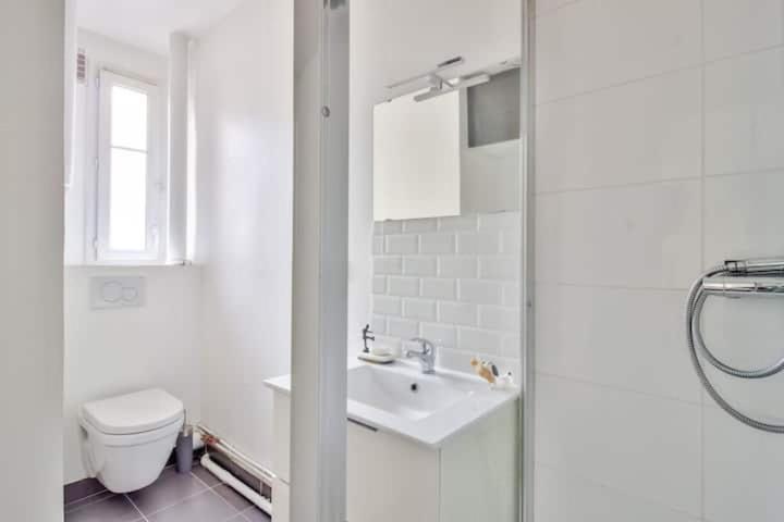 Flat Near Porte Clignancourt Metro Station Paris