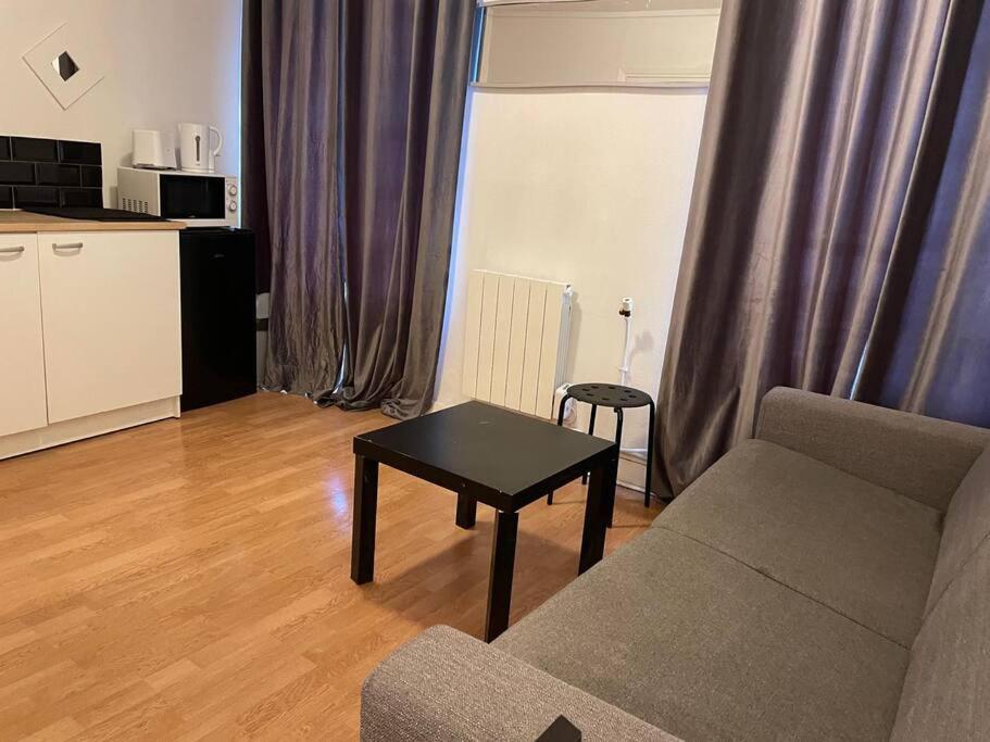 Apartamento 14 *