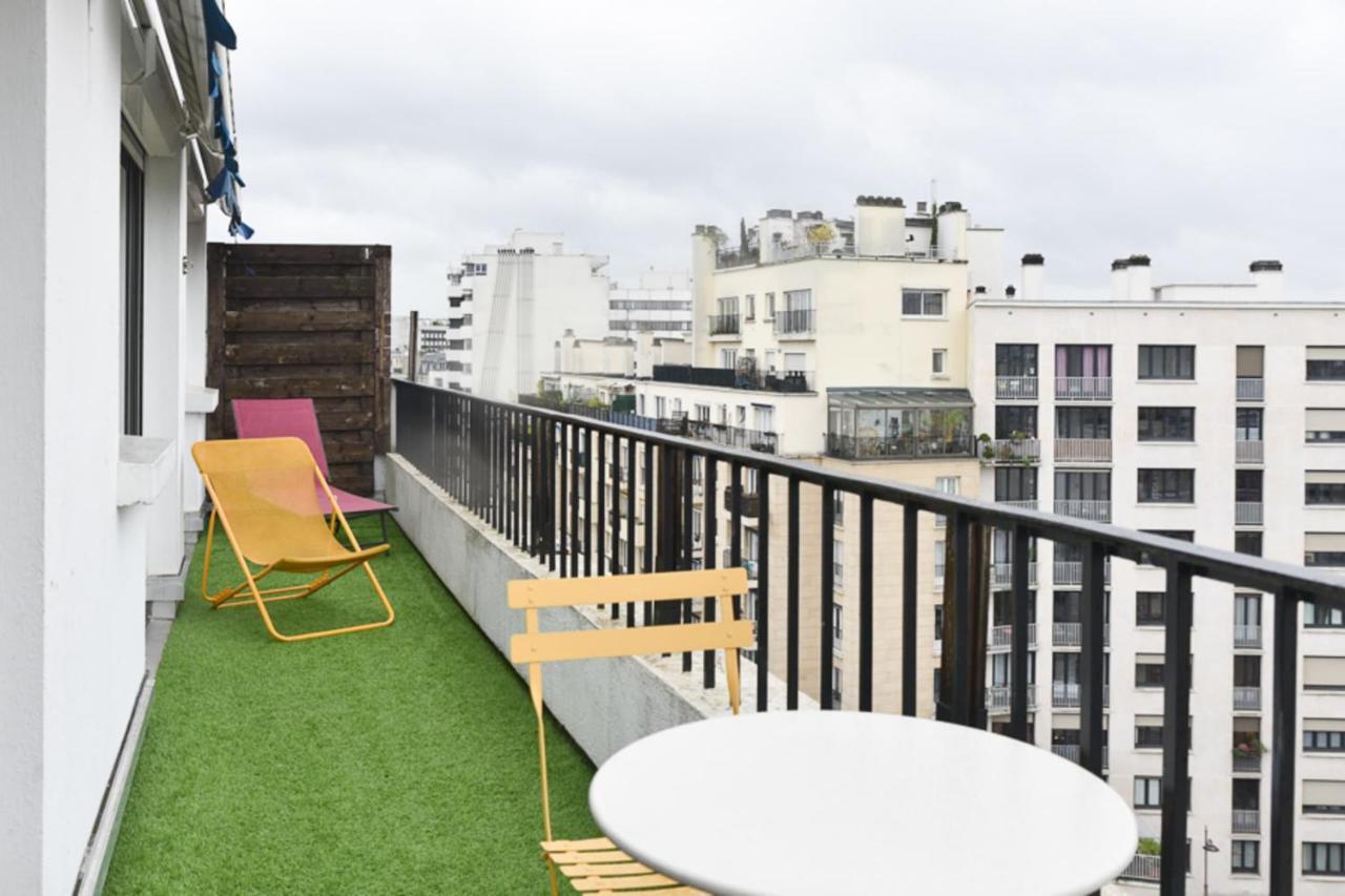 Apartment 50 M Unoverlooked Nest With Eiffel Tower View *