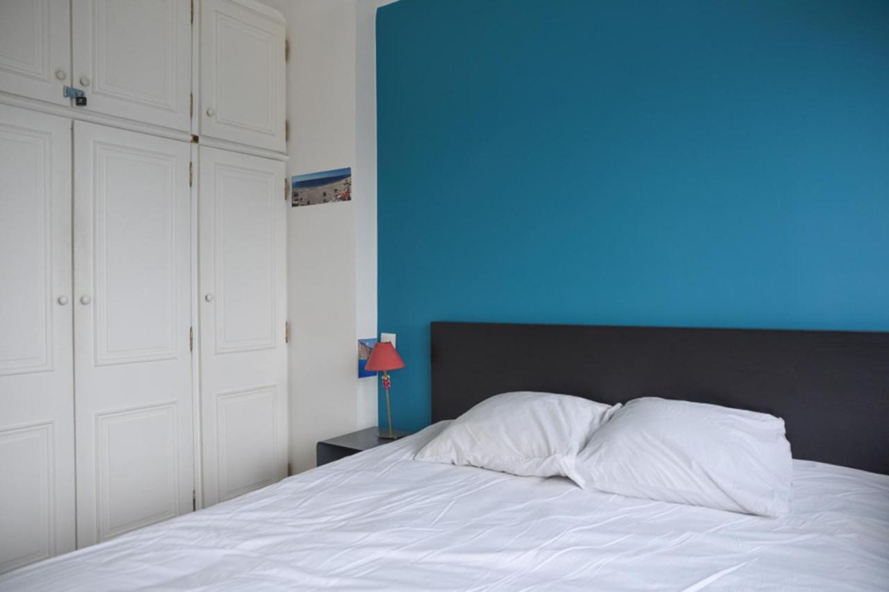 Apartment 50 M Unoverlooked Nest With Eiffel Tower View