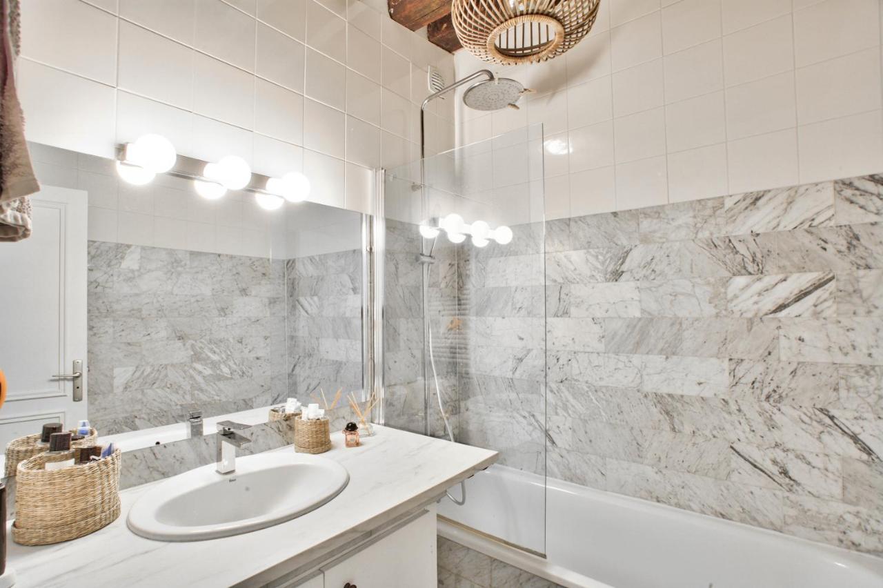 Charme Et Chic Du Marais Apartment
