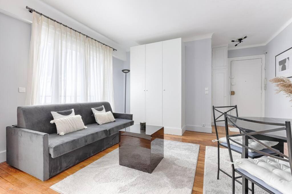 Matignon Saint-honore : Magnifique 1br Apartamento Paris