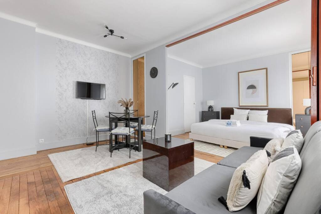 Matignon Saint-honore : Magnifique 1br Apartamento Paris