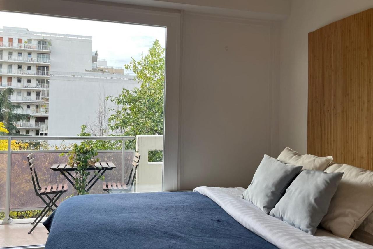 Small Nest With View Of The Eiffel Tower Appartement