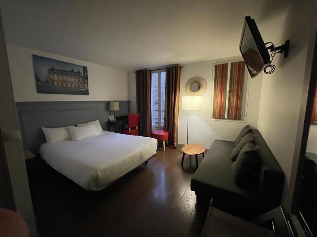 Little Regina Hotel 2*