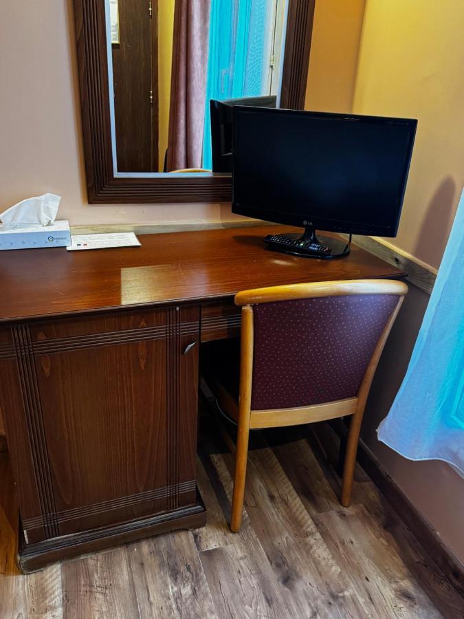 121 Hotel Paris