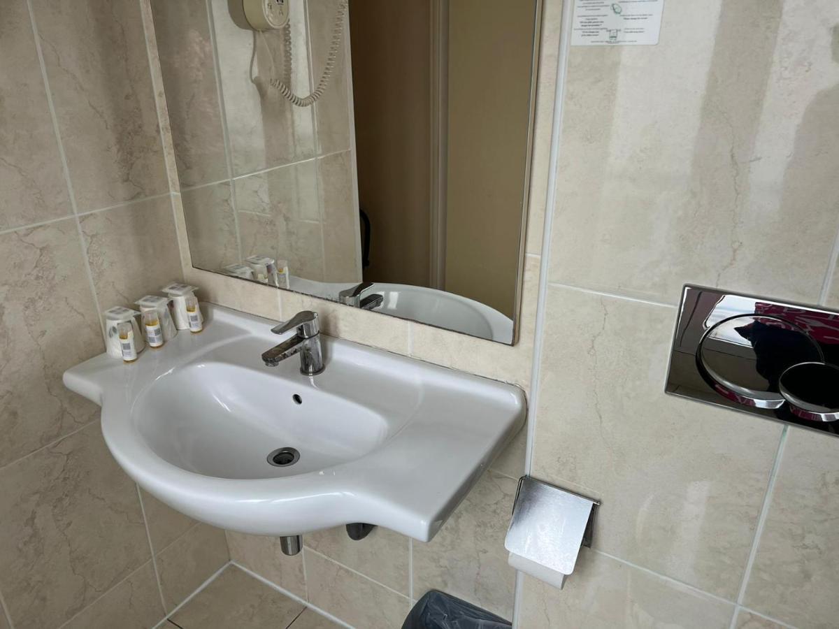 121 Hotel 3*