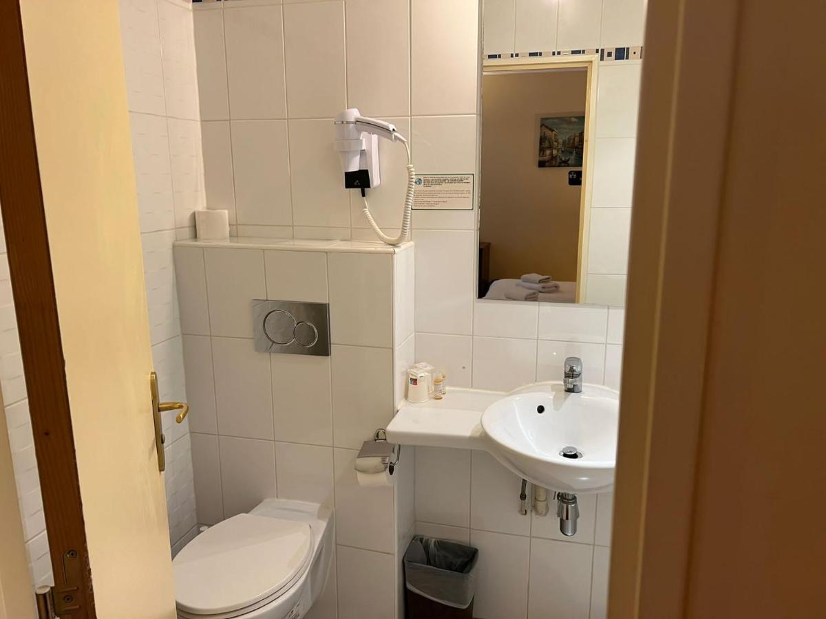 Hotel 121 Paris