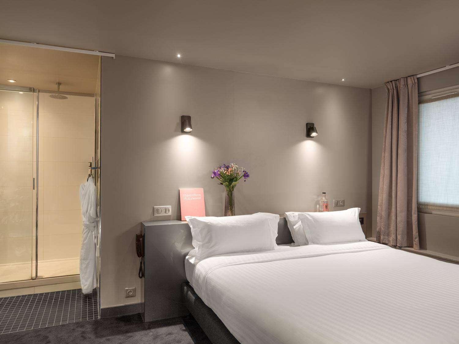 Eugène En Hotel