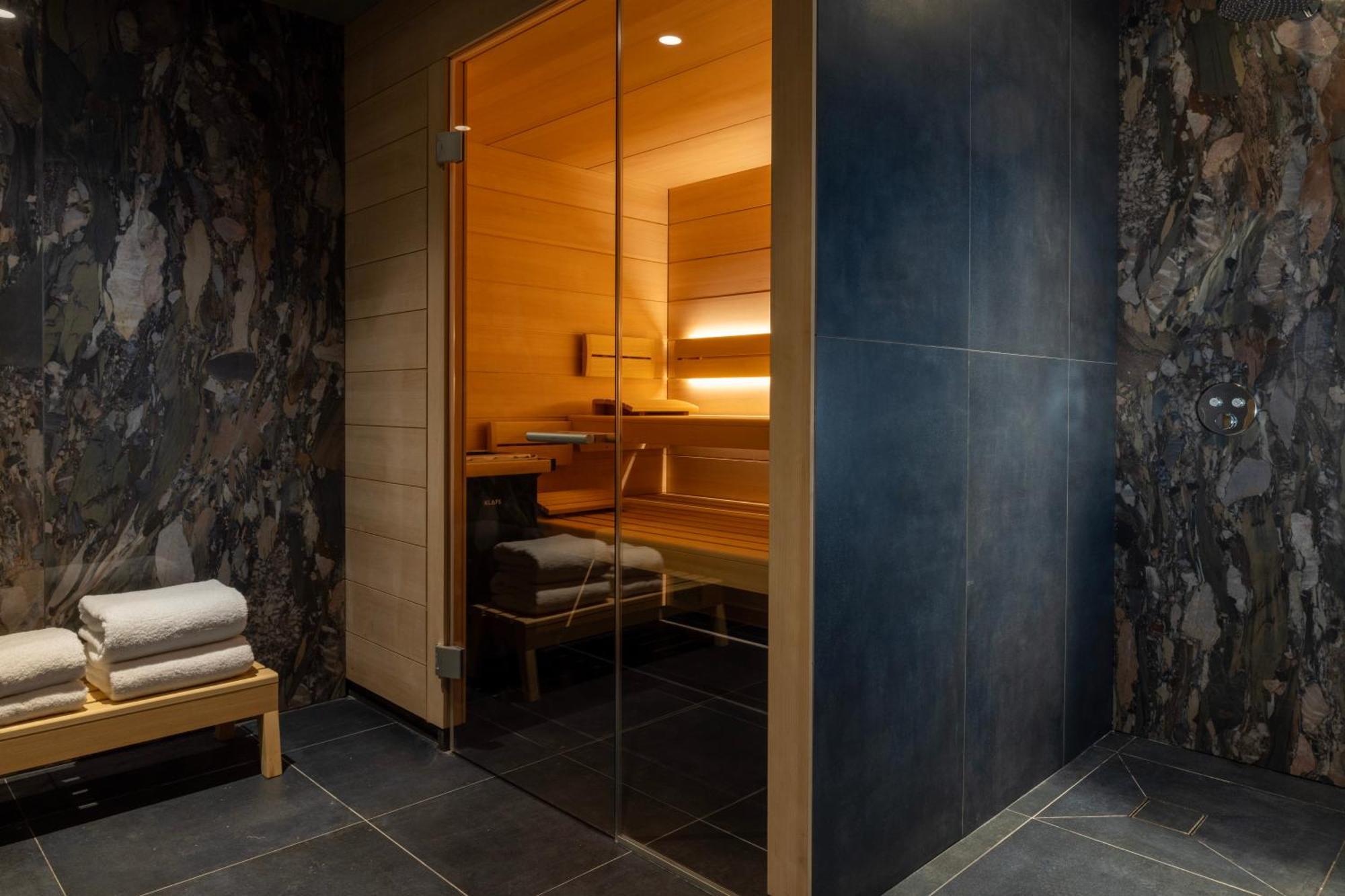 Des Carmes Hotel 4*