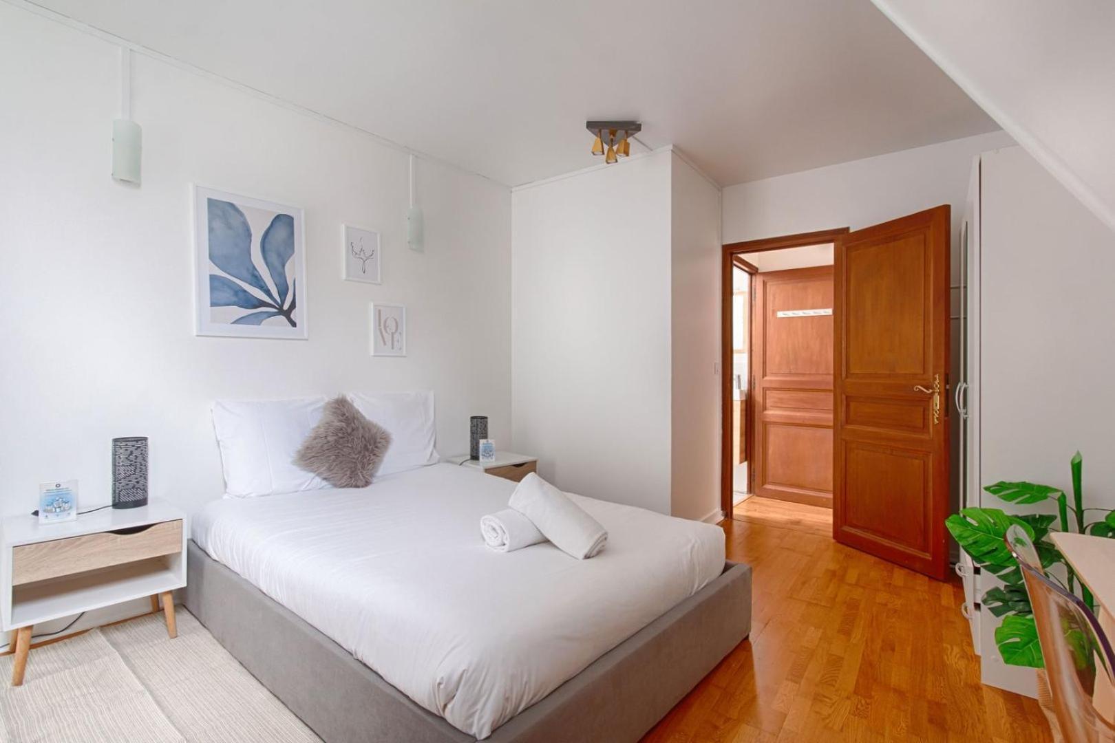 Near To Saint Lazare - 6p *