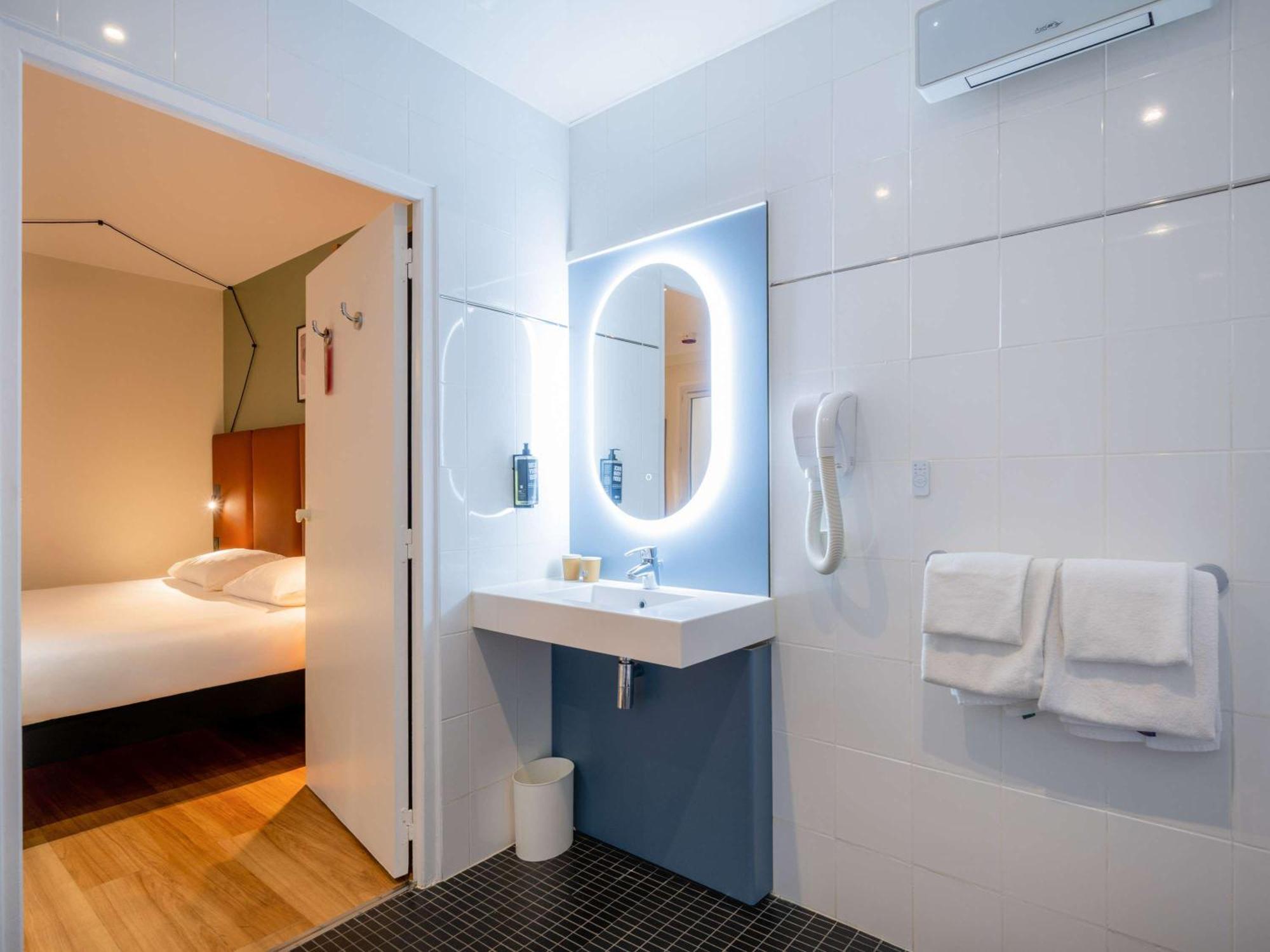 Ibis Pere Lachaise Hotel Paris