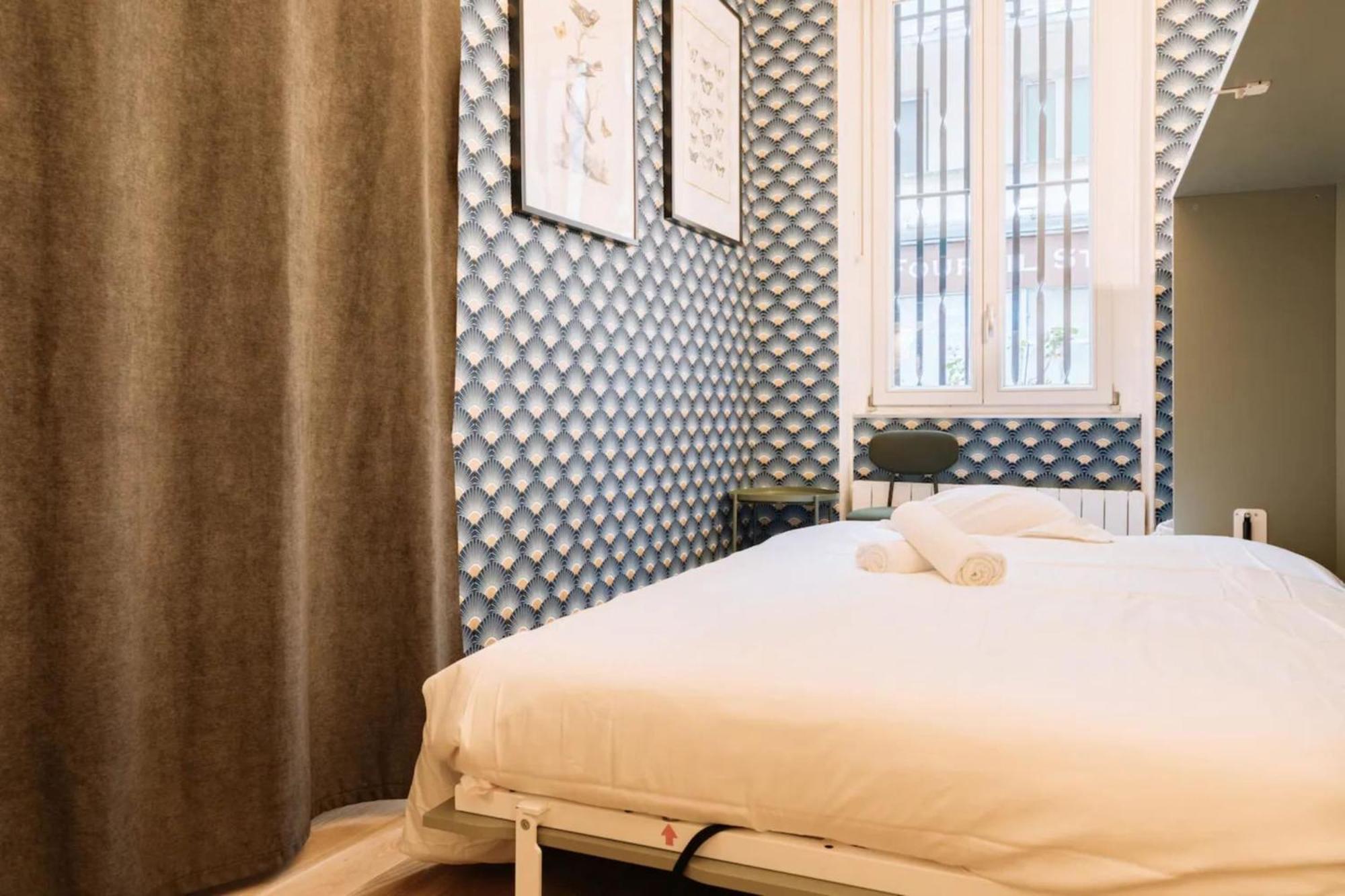 Apartment Functional In Paris