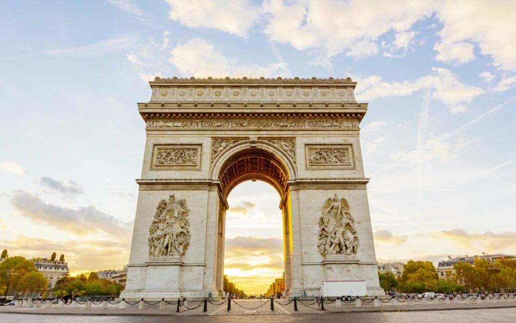 Cocooning Near Champs-elysee *