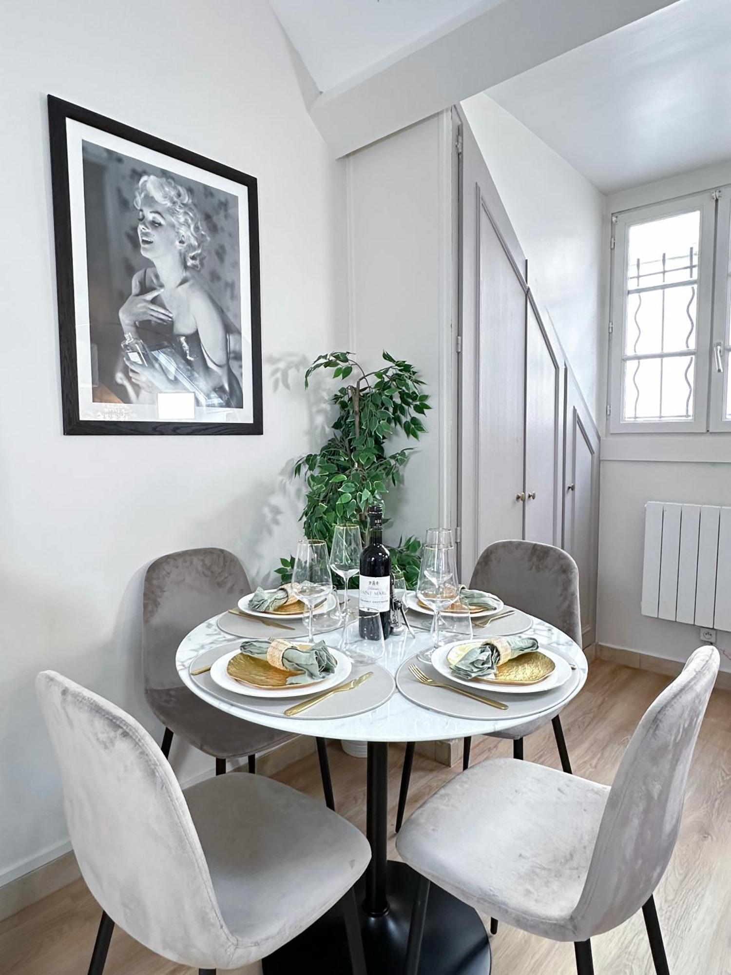 Unique & Beautiful Duplex In Saint-germain