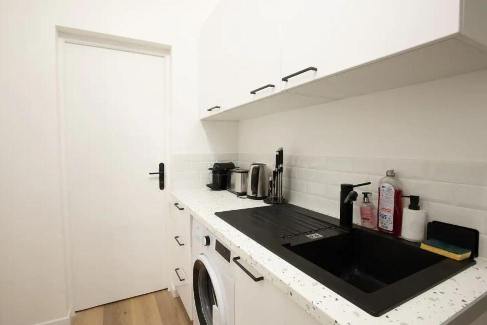 Demaistre Refurbished Close To Sacré Coeur 4p Paris