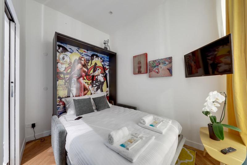 211-suite Yves Saint Laurent *