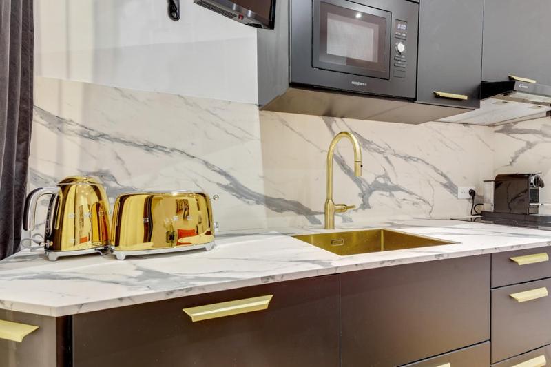 211-suite Yves Saint Laurent Appartement *