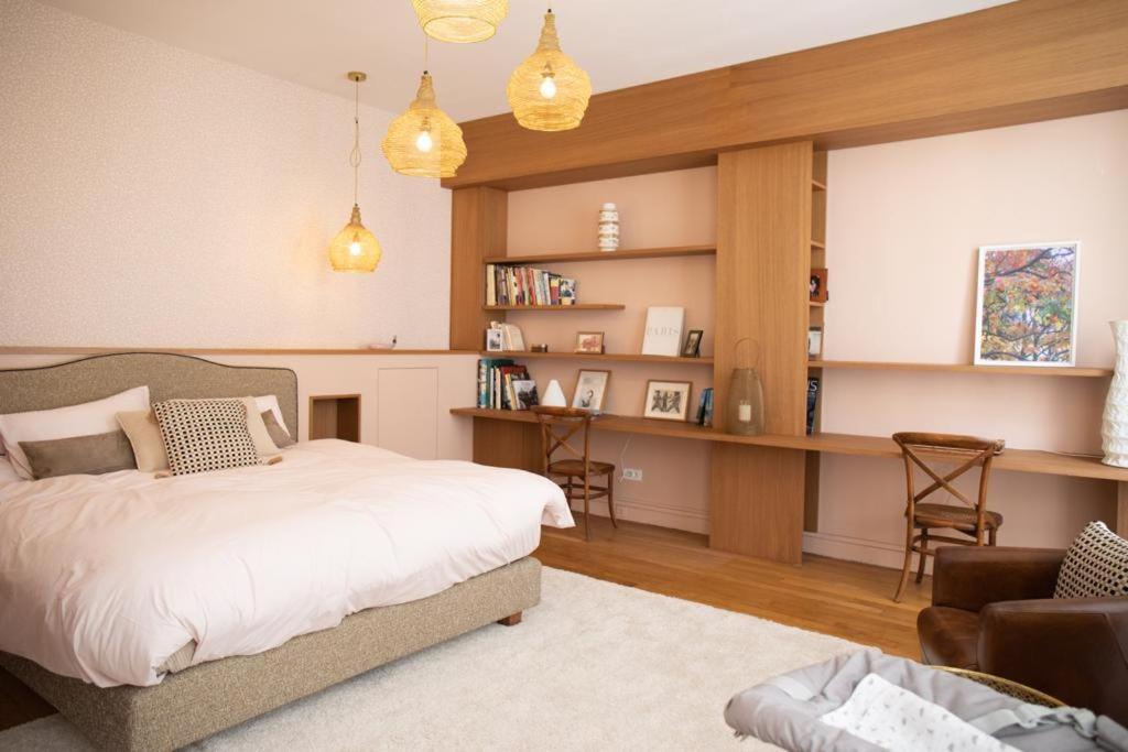 4 Bedroom Luxury Eiffel Tower Apartment Paris