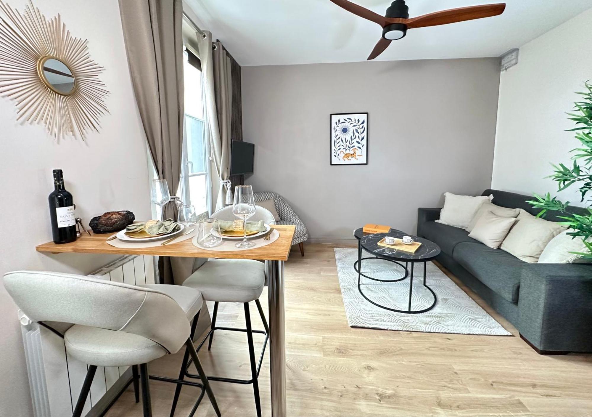 Eiffel Tower & Invalides - Superb Apartamento Paris
