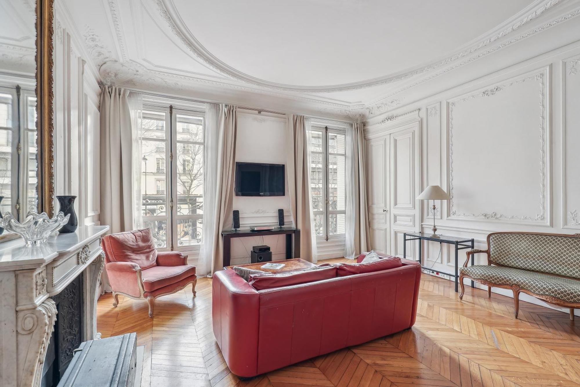 Ac Luxury 6 People At Champs Elysees By Weekome