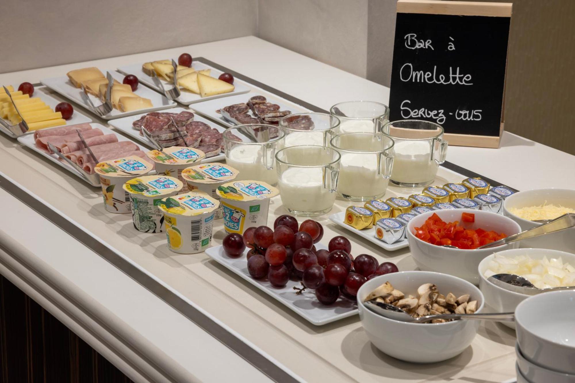Hotel Des Carmes Paris