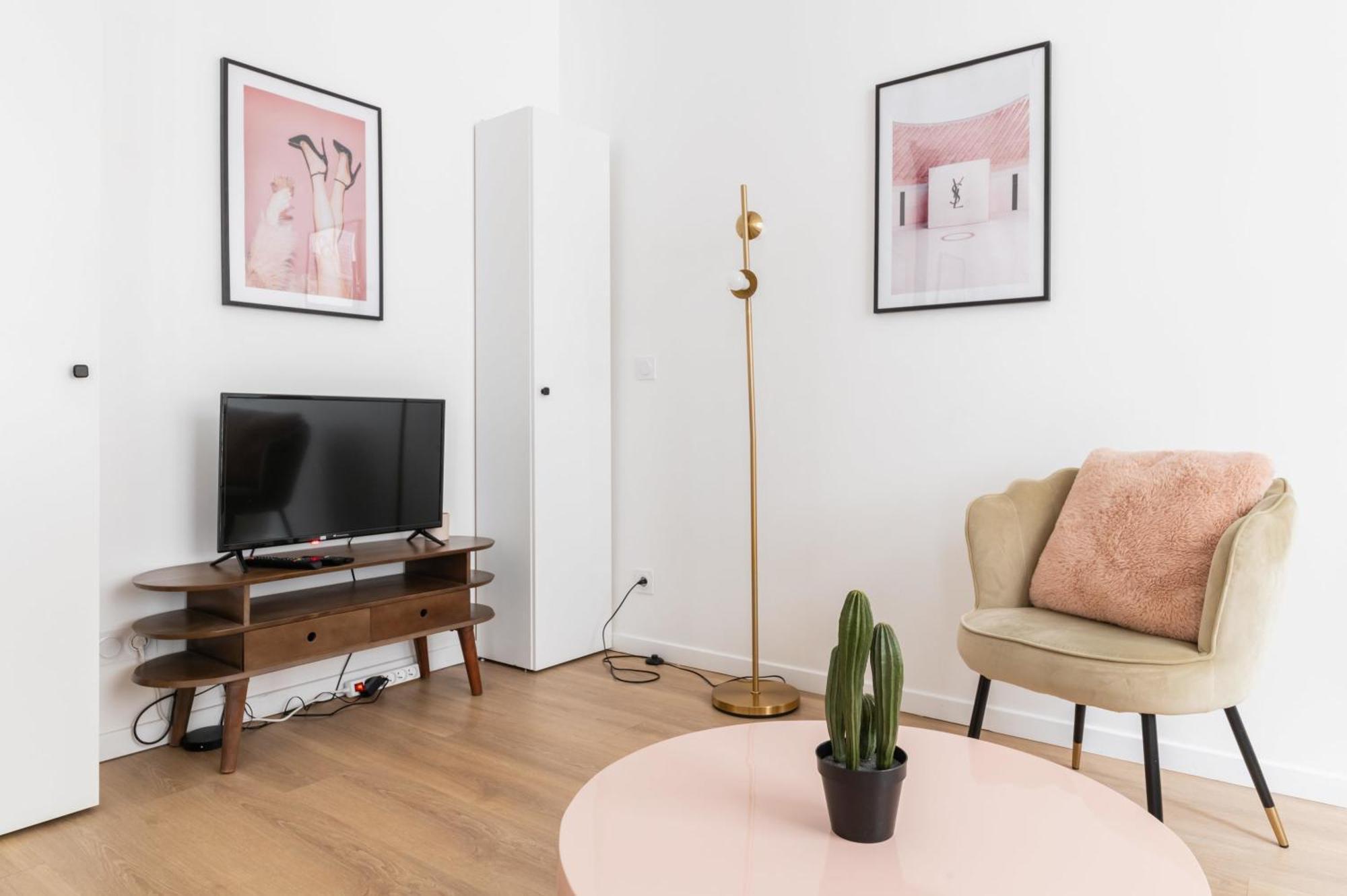 Apartamento Luxueux Avec Salle De Bains De Reve 6p