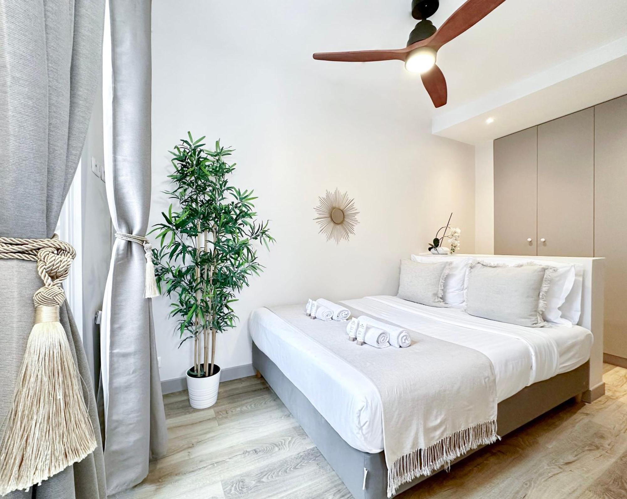 Champs-elysees Finest Flat