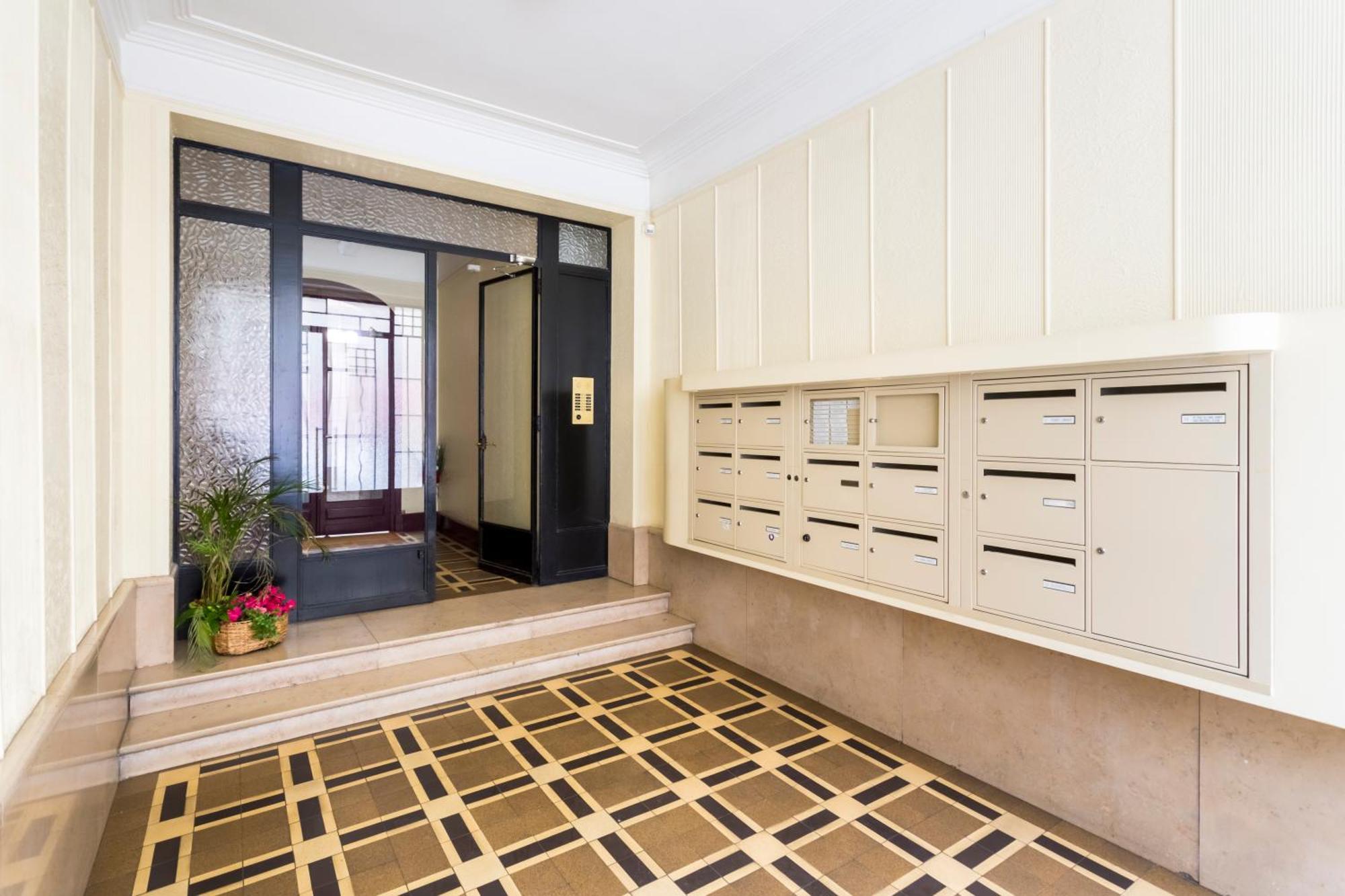 Artois Champs-elysees With Ac Apartamento Paris