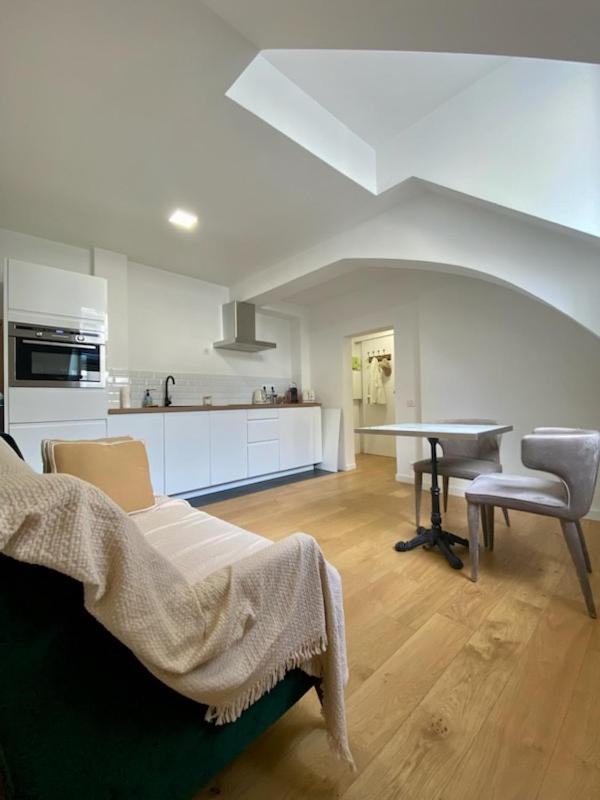 - Notre Dame - Pantheon - Luxembourg - 30 M2 Appartement *