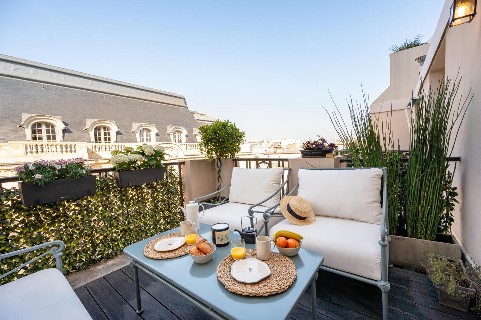 Apartment Superb Flat With Terrasse & 24-7 Security In The Heart Of Paris! Paris