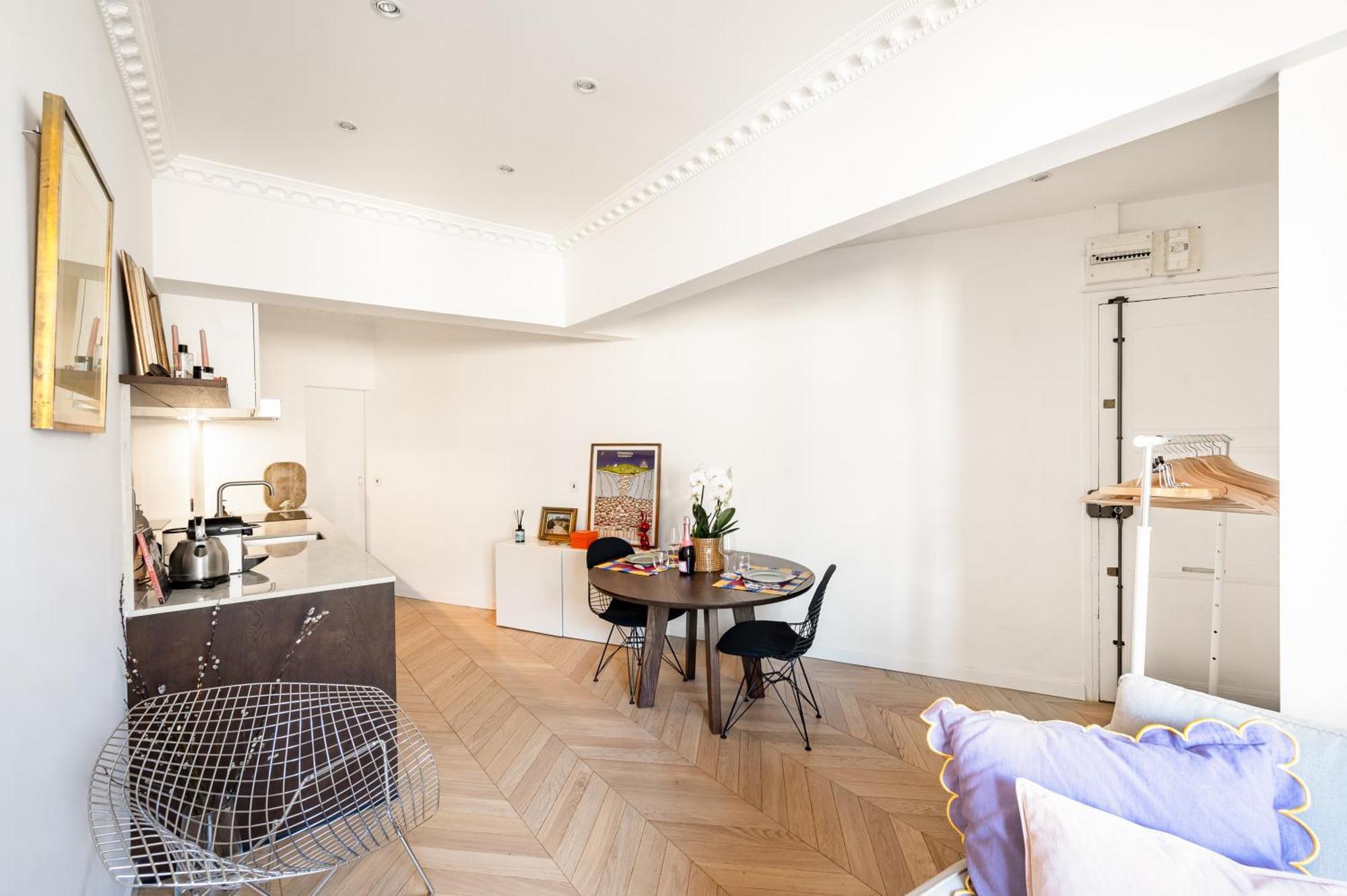 Superb Flat With Terrasse & 24-7 Security In The Heart Of Paris!
