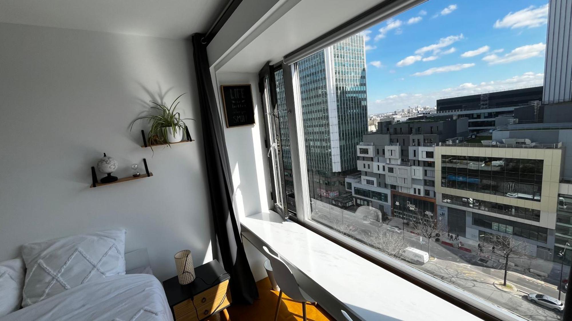 2 Private Bedrooms, Montparnasse Station *