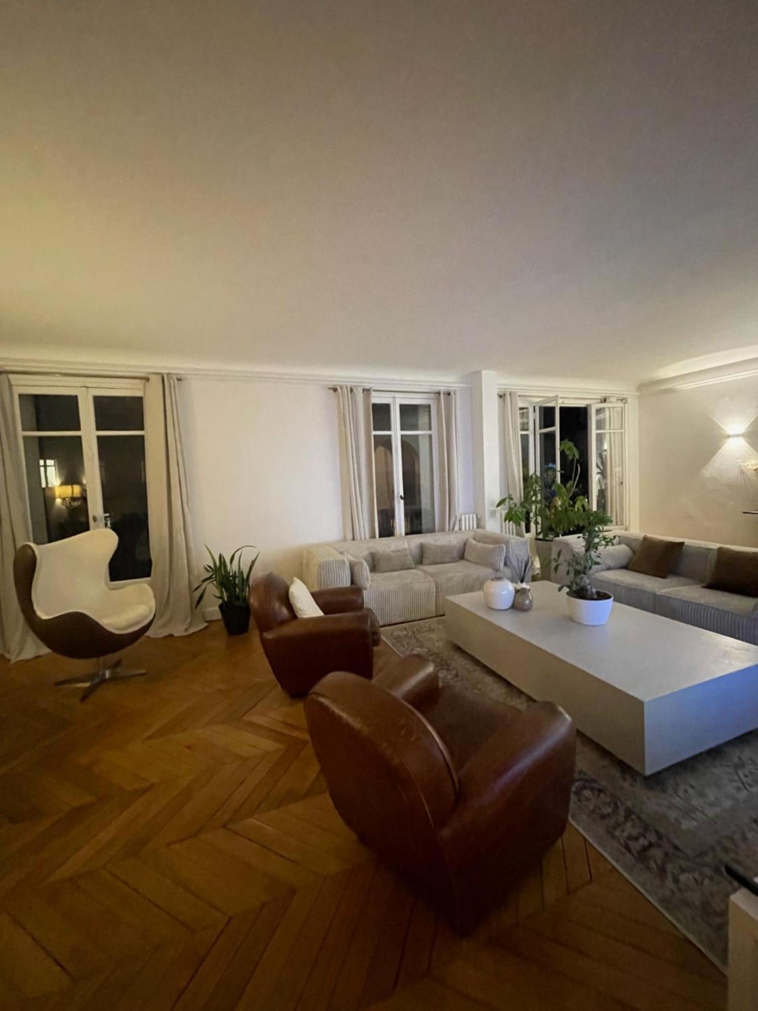 Superbe 200m2 Malesherbes Apartment *