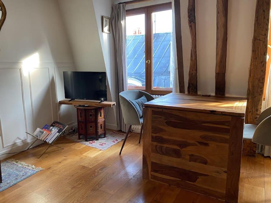 Duplex With Panoramic Views Over *