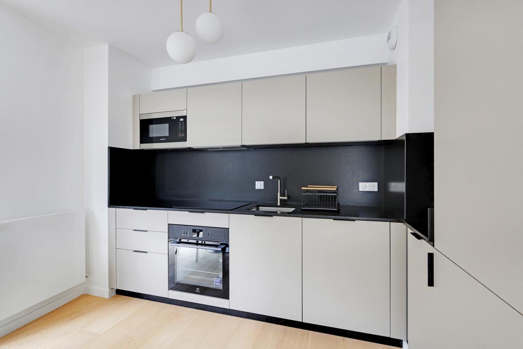Pick A Flat's In Montmartre - Rue Ordener * Paris