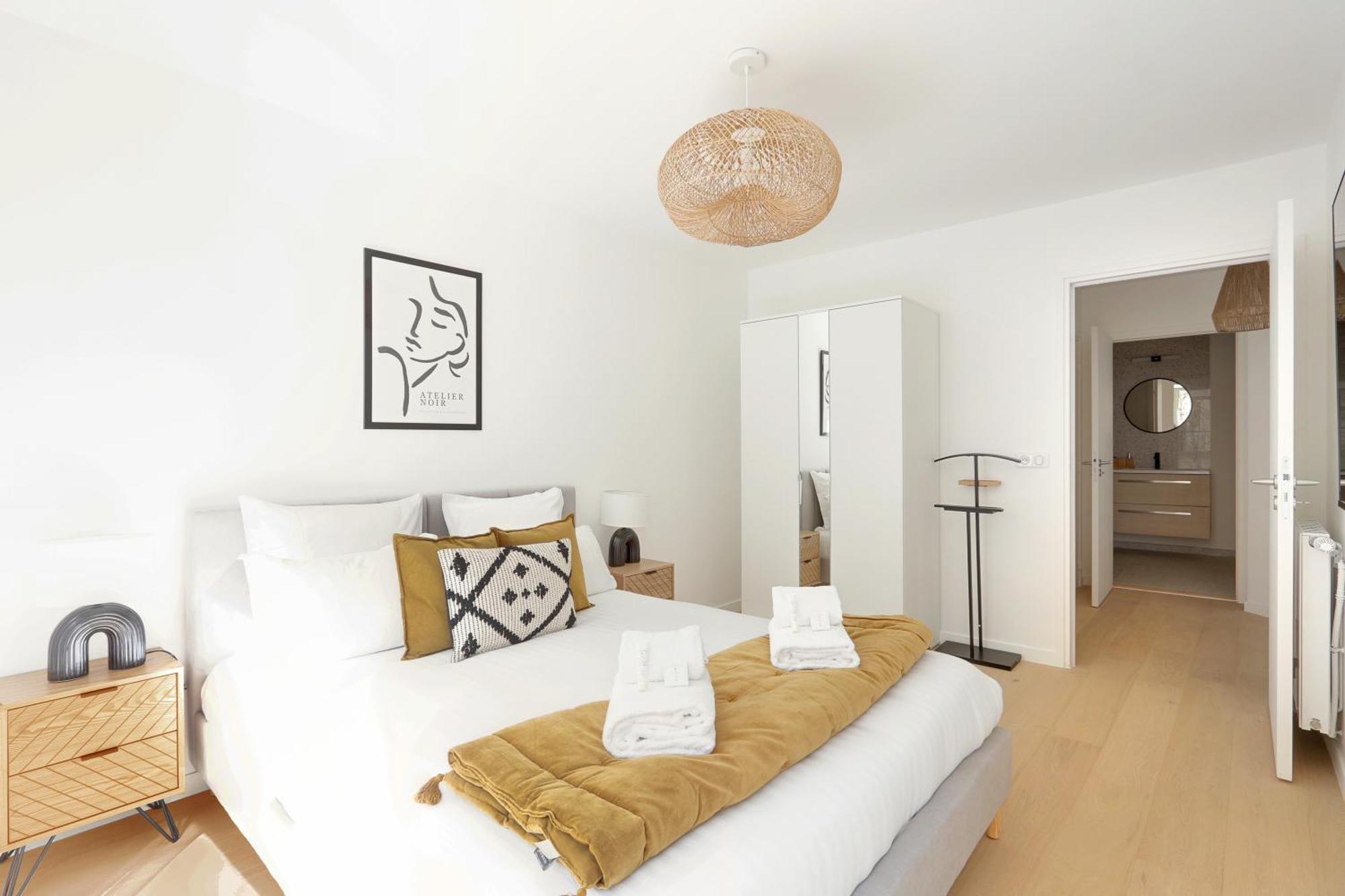 Pick A Flat's In Montmartre - Rue Ordener * Paris