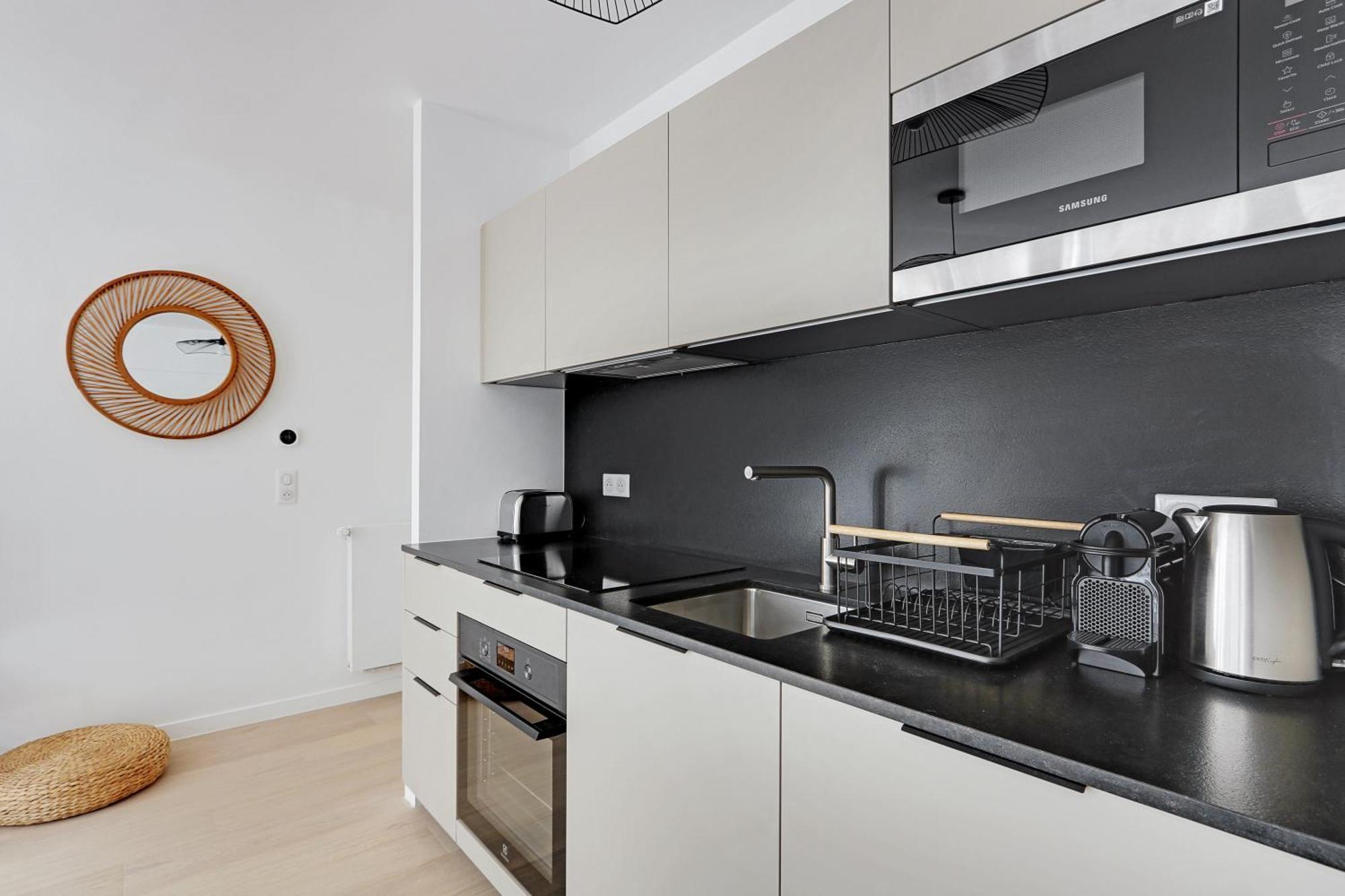 Pick A Flat's In Montmartre - Rue Ordener * Paris