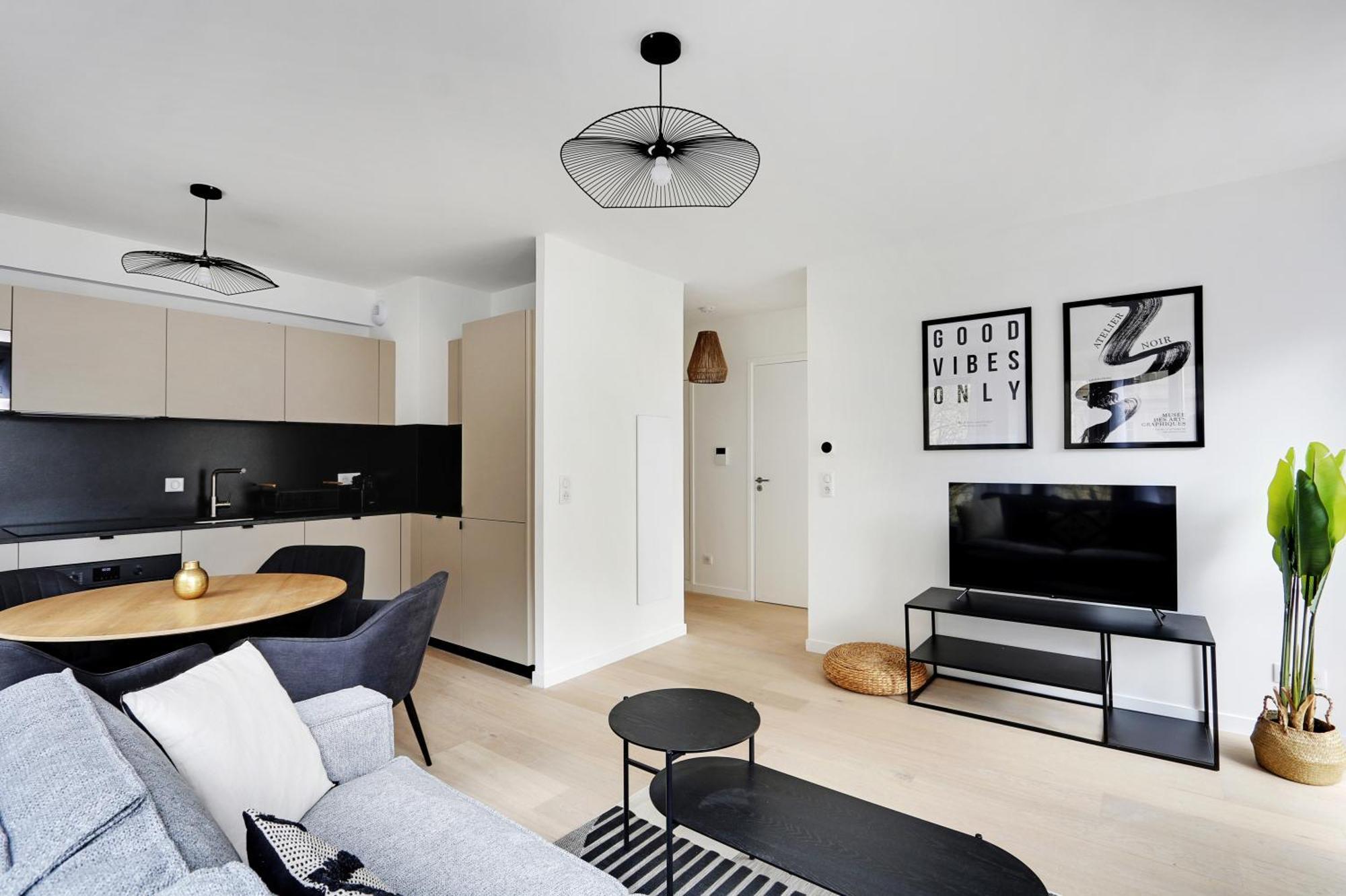 Pick A Flat's In Montmartre - Rue Ordener * Paris