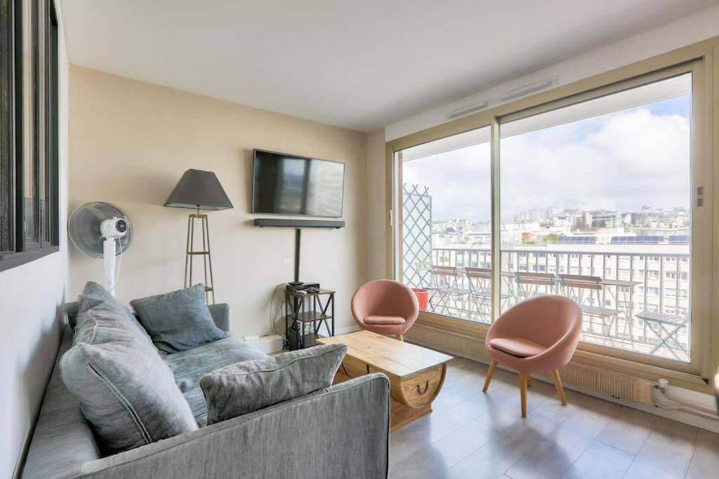 Apartment Avec Balcon Et Parking A 1min Du Metro Paris